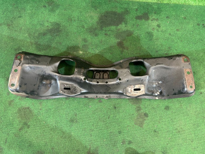 Travesaño delantero SUBARU FORESTER OEM 20100FA010 SF5 1997 EJ20G AT