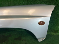 Guarda-lamas dianteiro esquerdo SUBARU FORESTER OEM 57120FC010 SF5 1997 SILVER 406