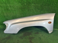 Guarda-lamas dianteiro esquerdo SUBARU FORESTER OEM 57120FC010 SF5 1997 SILVER 406