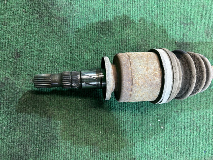 后传动轴 правый SUBARU FORESTER OEM 28021FA161 SF5 1997 EJ20G AT