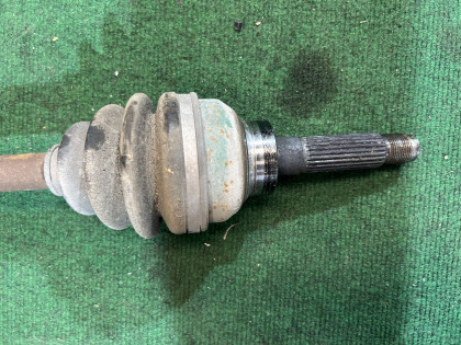 后传动轴 правый SUBARU FORESTER OEM 28021FA161 SF5 1997 EJ20G AT