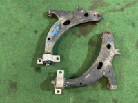 Brazos de suspensión delanteros SUBARU FORESTER OEM 20200AA200 20200AA210 SF5 1997 EJ20G AT