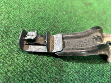 Держатель палки капота SUBARU OUTBACK OEM 57232AG050 57255AG000 BP9 2004 GOLD 39J