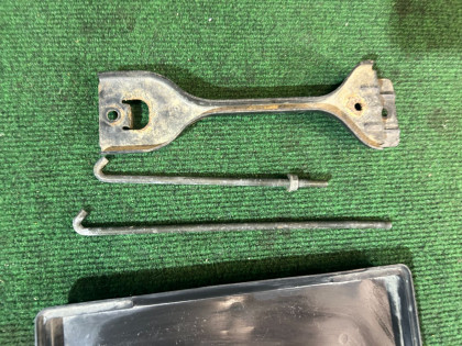 バッテリーステー SUBARU OUTBACK OEM 82122AG000 82161AG010 82161AG000 BP9 2004