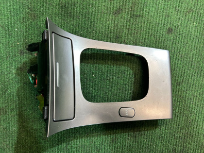 Automatic shifter console 92121AG060 SUBARU OUTBACK