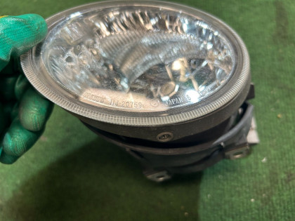 左フォグランプ SUBARU OUTBACK OEM 84501AG030 BP5 2004