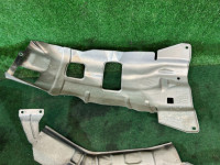 แผ่นกันความร้อนท่อไอเสีย SUBARU OUTBACK OEM 42054AG000 59024AG061 59024AG071 BP9 2004 EJ253 AT