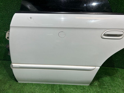 Puerta trasera izquierda SUBARU LEGACY OEM 60400AE410 BH5 2002 WHITE 51E