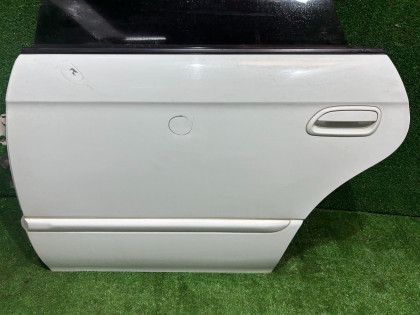 Puerta trasera izquierda SUBARU LEGACY OEM 60400AE410 BH5 2002 WHITE 51E