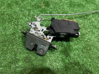 Cerradura del portón SUBARU LEGACY OEM 63032AE020 BH5 2002 WHITE 51E