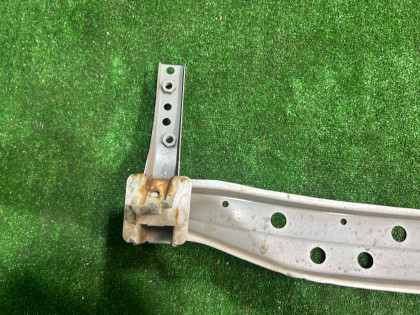 Rear bumper reinforcement SUBARU LEGACY OEM 57711AE040 BH5 2002 WHITE 51E