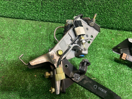 Pedals Комплект SUBARU LEGACY OEM 36015AE01036012AE240 BH5 2002 WHITE 51E