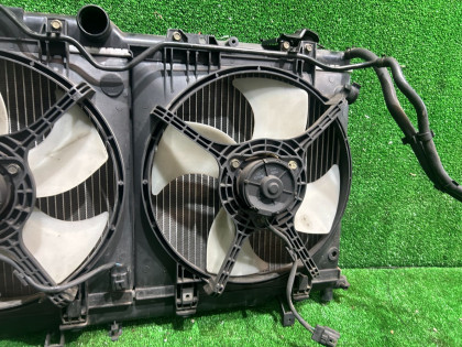 Radiador do motor SUBARU LEGACY OEM 45111AE032 BH5 2002 EJ208 MT5