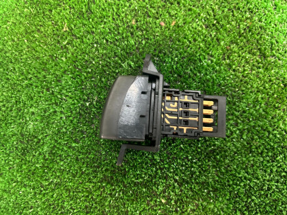 Interruptor de luces de emergencia SUBARU LEGACY OEM 83037AE000 BH5 2002 EJ208 MT5
