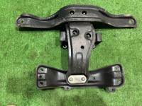 手动变速箱托梁 SUBARU LEGACY OEM 41022AC180 41011AE020 BE5 BH5 1999 EJ208 MT5