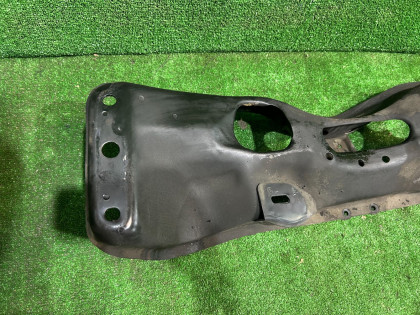 Travesaño delantero SUBARU LEGACY OEM 20100AC021 BE5 BH5 1999 EJ208 MT5