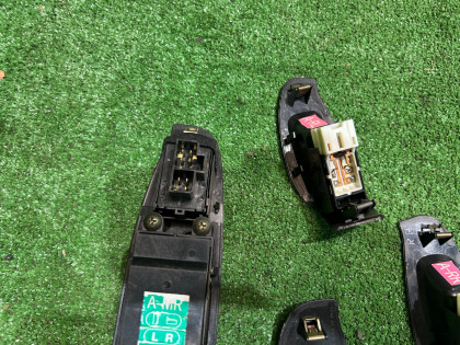 车窗控制模块 черный SUBARU LEGACY OEM 83071AE000 BE5 BH5 1999 EJ208 MT5