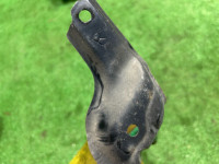 Suporte direito do para-choques dianteiro SUBARU LEGACY OEM 57707AE120 BE5 BH5 1999 BLACK 47A, 88H