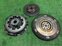 クラッチ一式（フライホイール・カバー・ディスク） Сцепление SUBARU LEGACY OEM 30210AA361 30100AA600 12342AA010 BE5 1999 EJ208 MT5