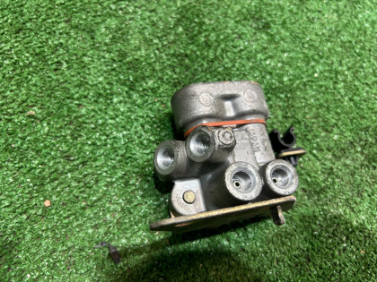 Brake proportioning valve SUBARU LEGACY OEM 27674AC081 BE5 1999 EJ208 MT5