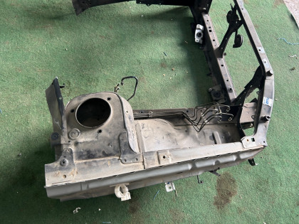 ラジエーターコアサポート SUBARU LEGACY OEM 53060AE000 BE5 1999 BLACK 47A, 88H