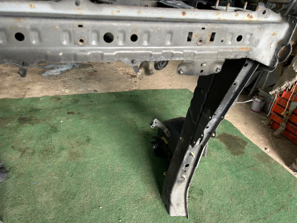 ラジエーターコアサポート SUBARU LEGACY OEM 53060AE000 BE5 1999 BLACK 47A, 88H