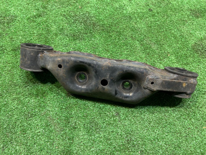 Differential mount SUBARU LANCASTER OEM 41310AE002 BHE BH9 BH5 1998 EJ254 AT