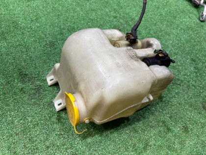 玻璃水壶 SUBARU LANCASTER OEM 86610AE010 BH9 1998 EJ254 AT
