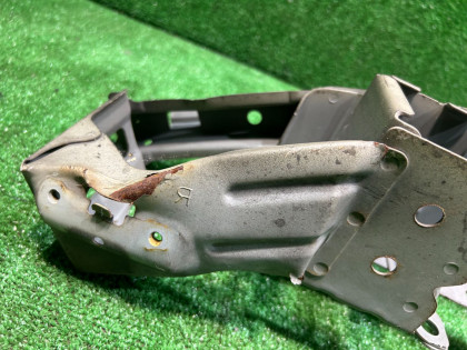 フロントバンパーレインフォースメント SUBARU LANCASTER OEM 57711AE340 BH9 BHE 1998