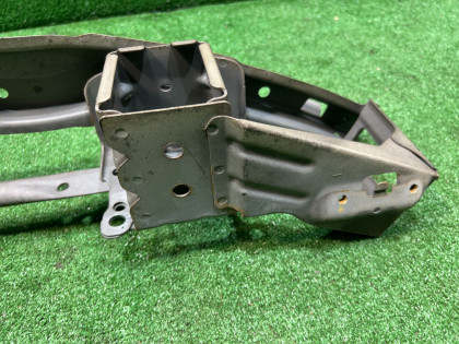 フロントバンパーレインフォースメント SUBARU LANCASTER OEM 57711AE340 BH9 BHE 1998