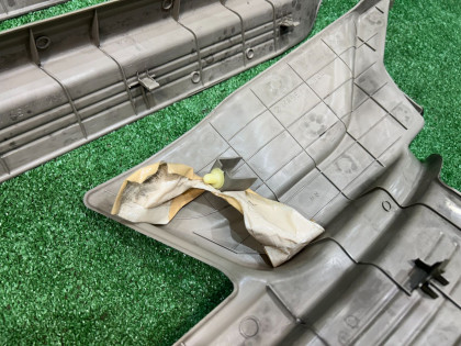 คิ้วชายบันได SUBARU LANCASTER OEM 94060AE000GE 94060AE010GE 94061AE000GE 94061AE010GE BH9 1998 BEIGE 8L5