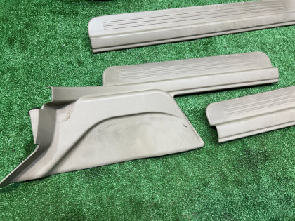 คิ้วชายบันได SUBARU LANCASTER OEM 94060AE000GE 94060AE010GE 94061AE000GE 94061AE010GE BH9 1998 BEIGE 8L5
