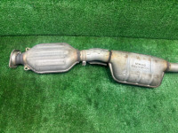 ท่อไอเสียท่อนกลาง SUBARU LANCASTER OEM 44200AE050 BH9 1998 EJ254 AT