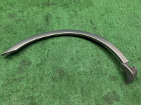 Ensanchador de aleta trasero derecho 91111AE020MF SUBARU LANCASTER