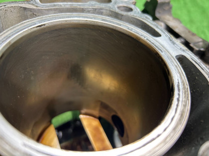 Блок цилиндров SUBARU LEGACY OEM 11008AA270 BE5 1999 EJ208 MT5