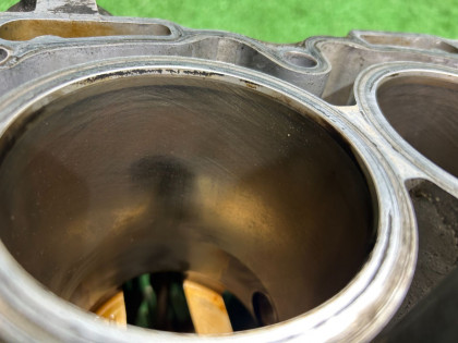 Блок цилиндров SUBARU LEGACY OEM 11008AA270 BE5 1999 EJ208 MT5