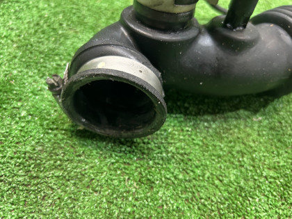 Патрубок турбин самка SUBARU LEGACY OEM 14462AA201 BE5 1999 EJ208 MT5