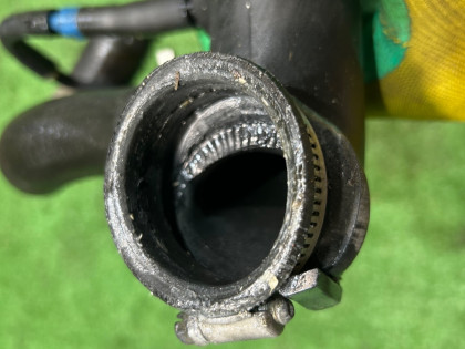 Патрубок турбин самка SUBARU LEGACY OEM 14462AA201 BE5 1999 EJ208 MT5