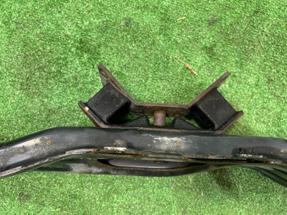变速箱横梁 SUBARU LANCASTER OEM 41011AE010, 41022AC150 BHE BH9 2001 EZ30 AT