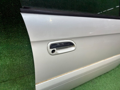 Right front door SUBARU LANCASTER OEM 60009AE040 BHE BH9 2001 WHITE 07C, 081