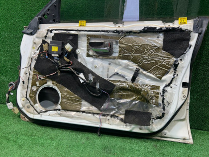 Right front door SUBARU LANCASTER OEM 60009AE040 BHE BH9 2001 WHITE 07C, 081