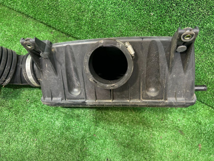 Air filter housing под СВАП SUBARU LANCASTER OEM 46052AE000 46051AE000 BHE BEE 2001 EZ30 AT