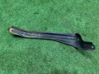 Soporte izquierdo del parachoques delantero 57707AE240 SUBARU LANCASTER