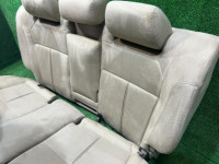 Conjunto de bancos SUBARU LANCASTER OEM 64010AE700GE, 64010AE710GE, 64221AE130GE, 64231AE360GE BHE BH9 BH5 2001 WHITE 07C, 081