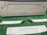 Revestimento da porta da bagageira SUBARU LANCASTER OEM 94320AE011AD BHE BH9 BH5 2001 WHITE 07C, 081