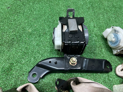 后排安全带 SUBARU LANCASTER OEM 64660AE000GE 64660AE010GE BHE BH9 2001 WHITE 07C, 081