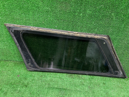 Стекло багажника правое целый молдинг SUBARU LANCASTER OEM 65210AE000NB BHE BH9 BH5 2001