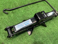 千斤顶 SUBARU LEGACY OEM 97030FA070 BHE BH9 BH5 BE5 BE9 BEE 2000