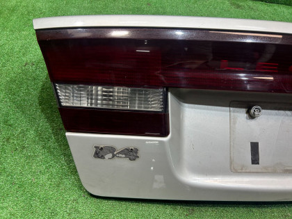 Tampa da bagageira SUBARU LEGACY OEM 57501AE040 BE5 BE9 BEE 2000 silver 792
