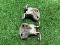 Dobradiças da porta dianteira esquerda SUBARU LEGACY OEM 61220AC000 61220AC010 BE5 2000 silver 792